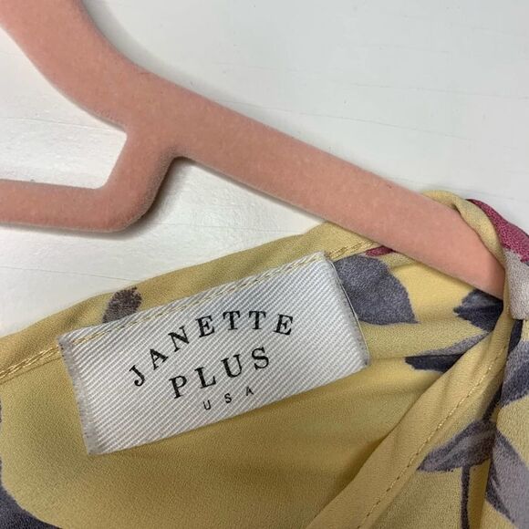 Janette Plus Light Yellow Floral V-Neck Blouse - Picture 3 of 7